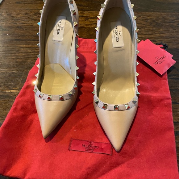 VALENTINO GARAVANI ROCKSTUD PUMP - Picture 2 of 12